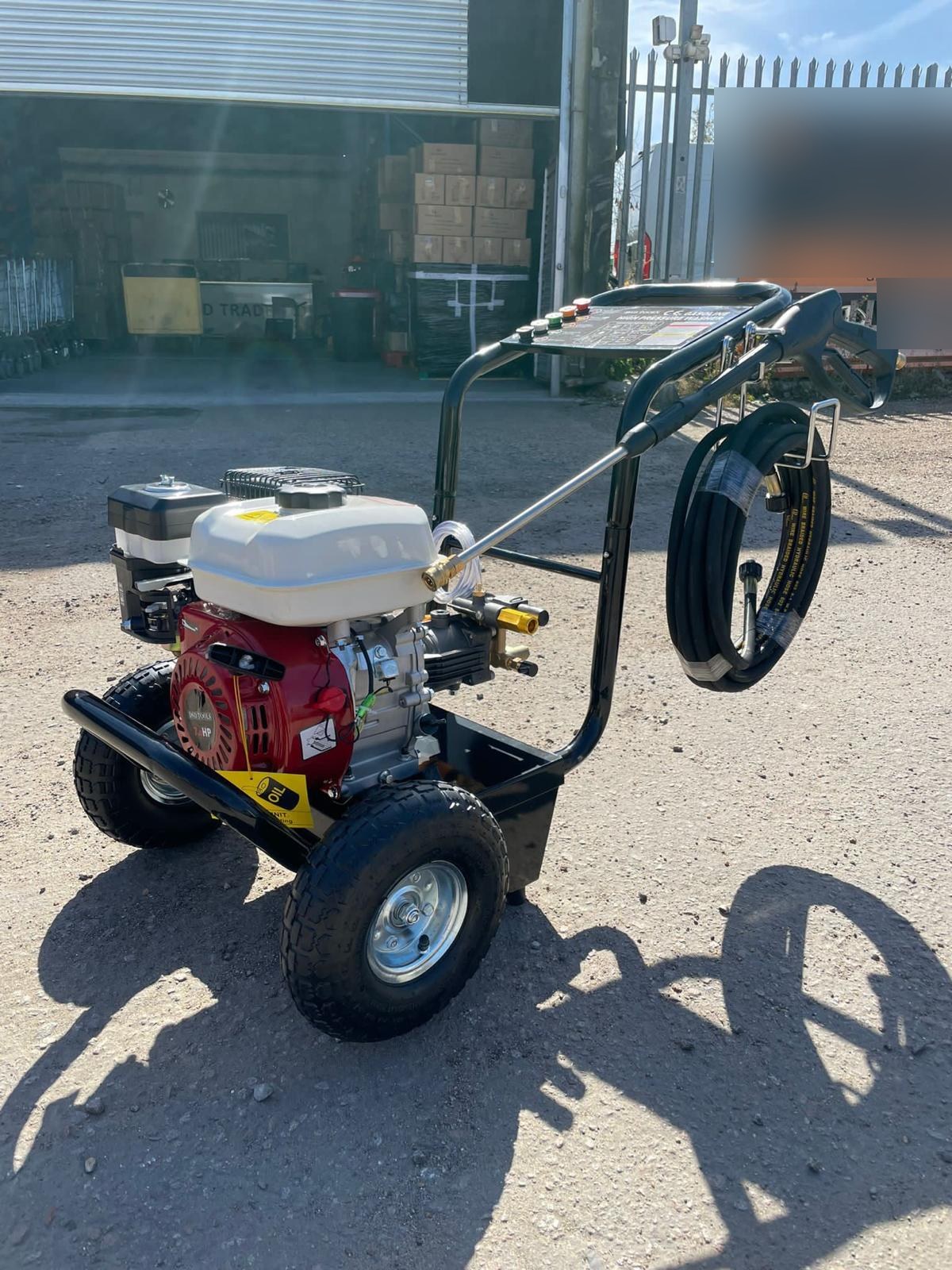 DSD Tools 7.0HP Petrol Pressure Washer 2
